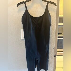 Spanx mid thigh black body suit size 1X
